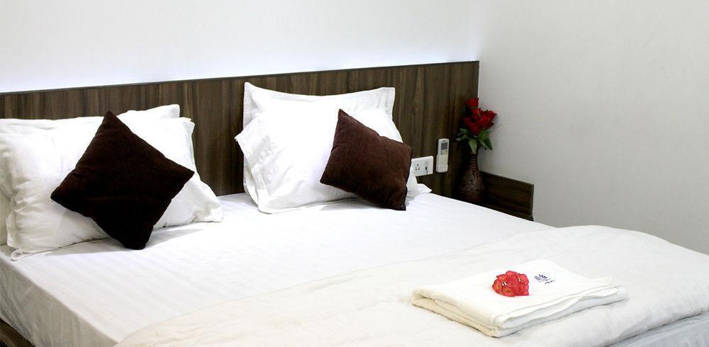 Hotel Grand Ambience Ahmedabad Exterior photo