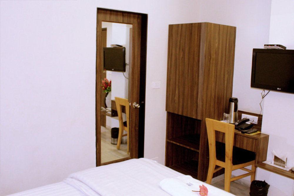 Hotel Grand Ambience Ahmedabad Exterior photo