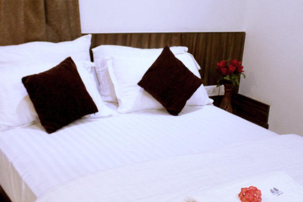 Hotel Grand Ambience Ahmedabad Exterior photo