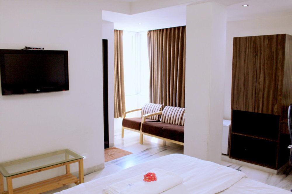 Hotel Grand Ambience Ahmedabad Exterior photo
