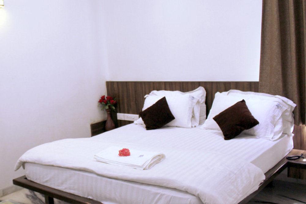 Hotel Grand Ambience Ahmedabad Exterior photo
