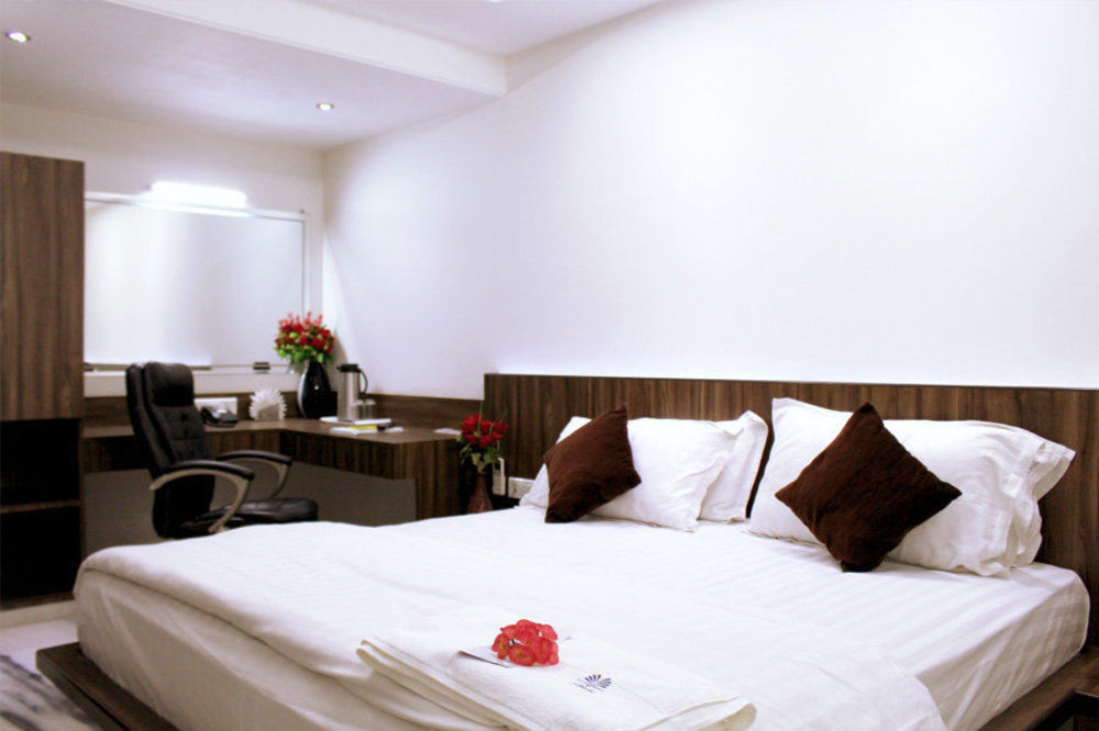 Hotel Grand Ambience Ahmedabad Exterior photo