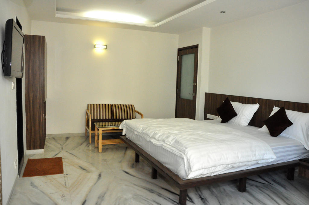 Hotel Grand Ambience Ahmedabad Exterior photo