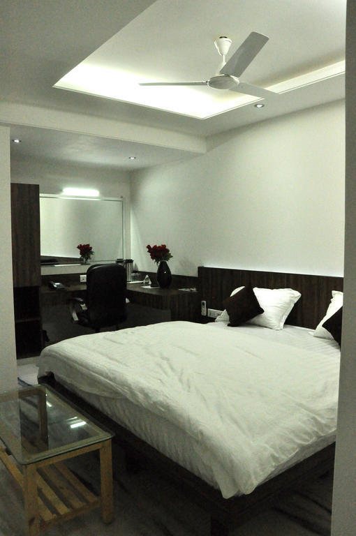 Hotel Grand Ambience Ahmedabad Exterior photo